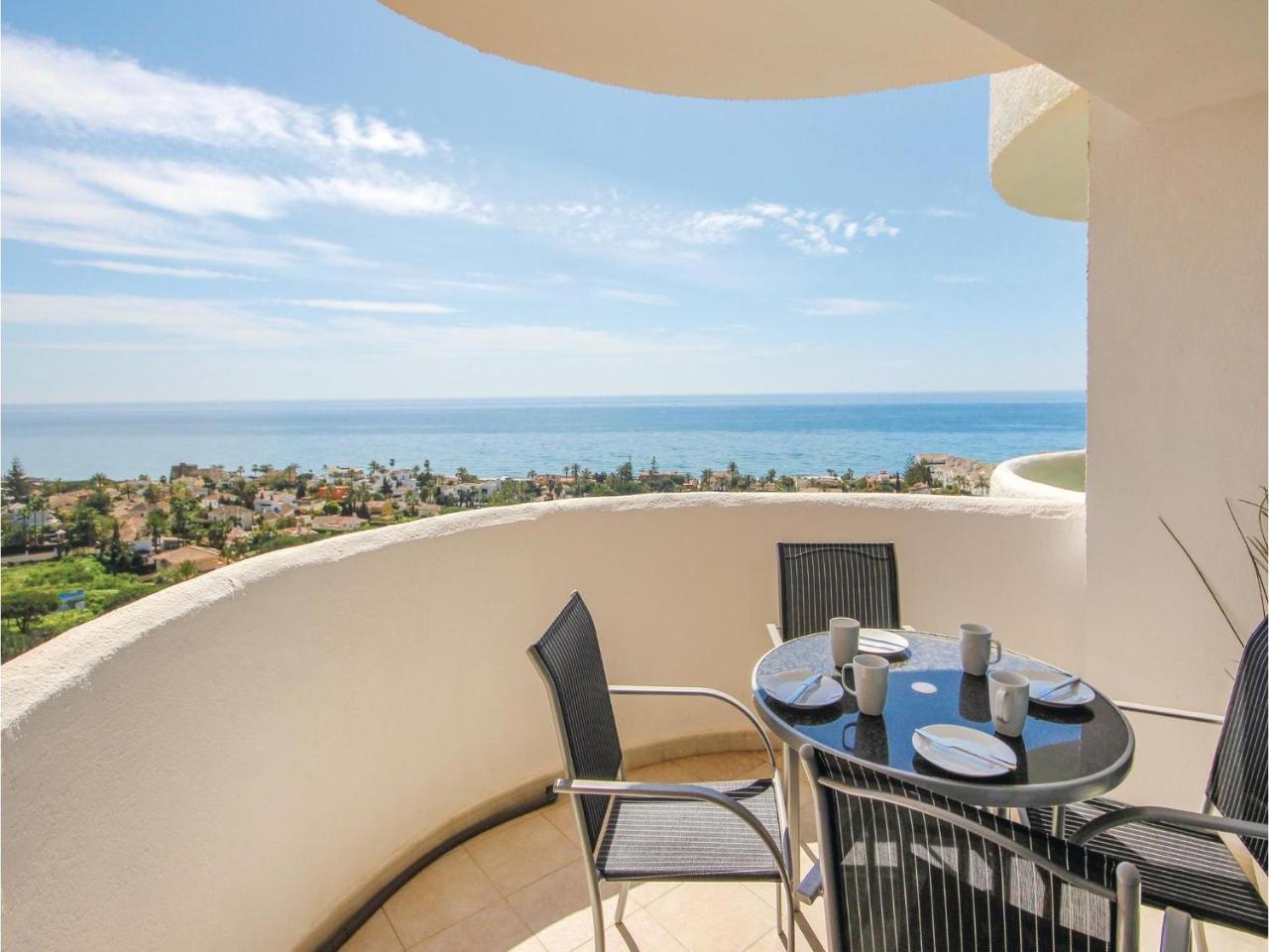 Sunny Apartment In Marbella Esterno foto